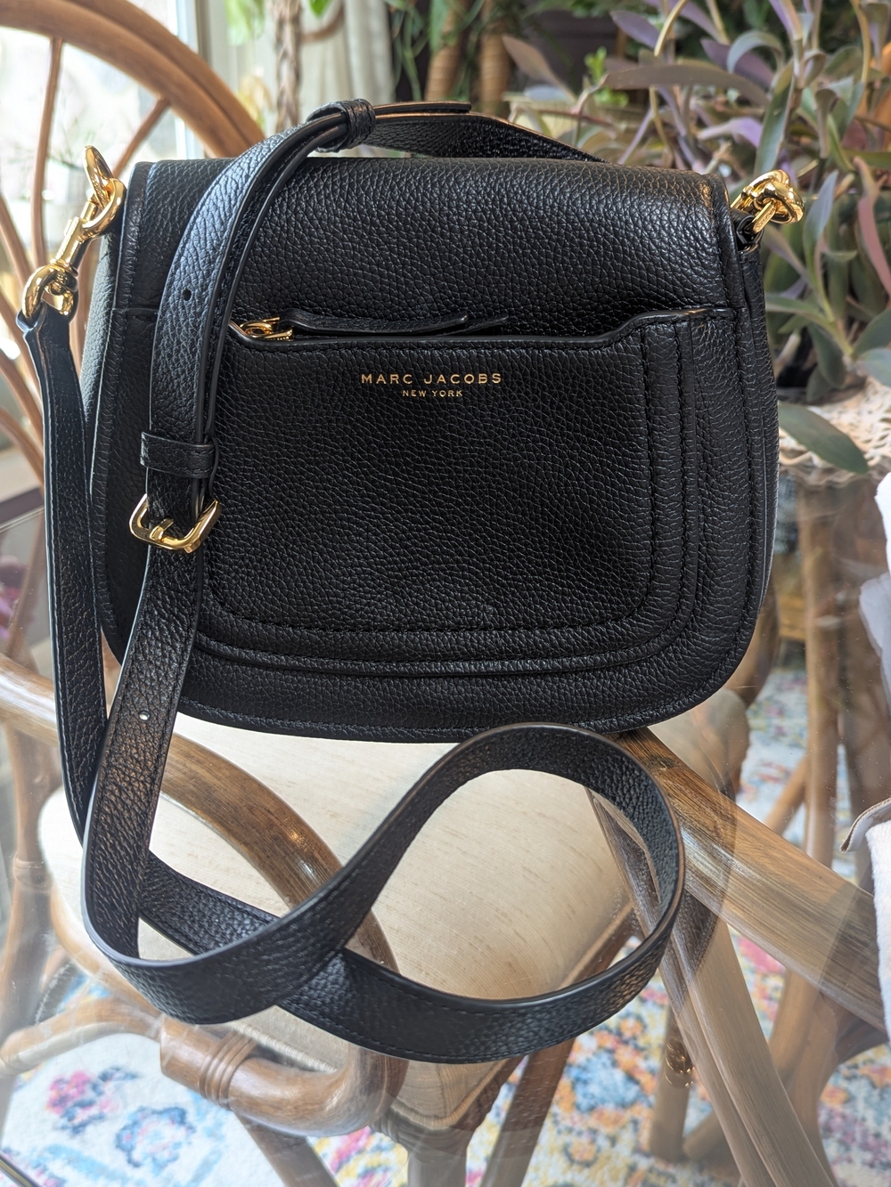 Vintage Marc Jacobs Empire City Mini Messenger leather crossbody bag in black.